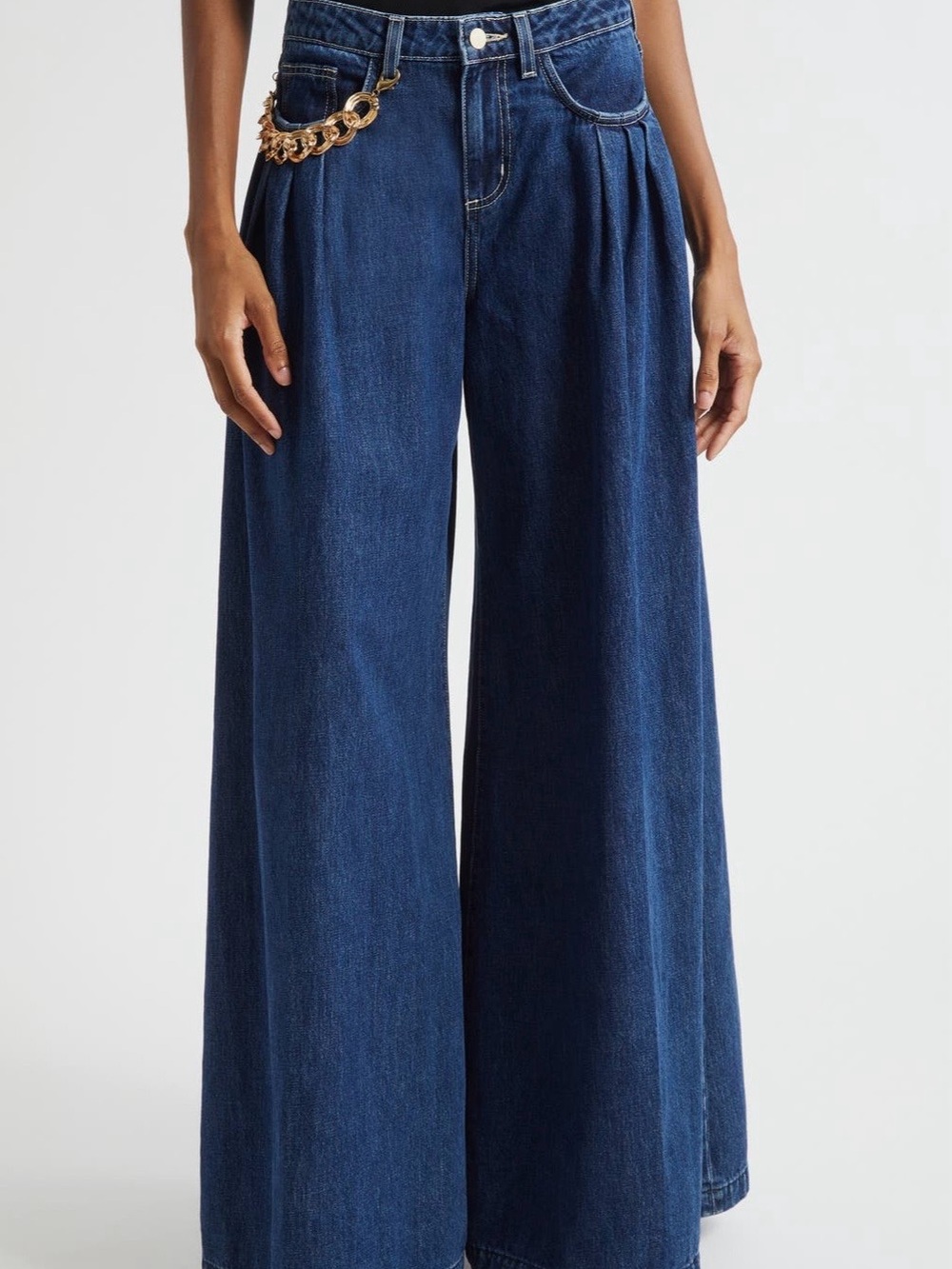 L'AGENCE Wide-Leg Dark Blue Denim Jeans with gold chain